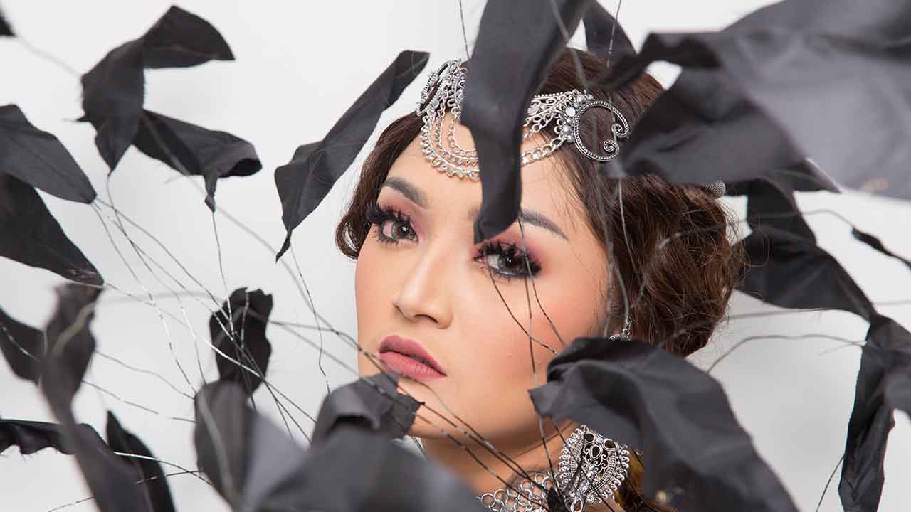 Siti Badriah Single Harapan Cinta Berwarna India