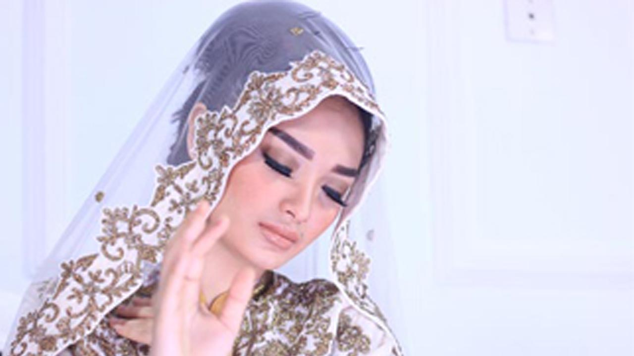 Zaskia Gotik & Siti Badriah Duet Single Religi