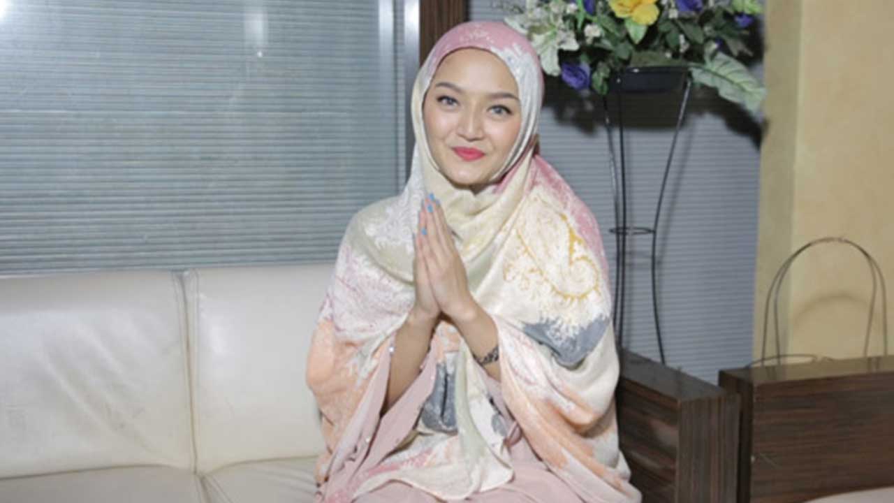Siti Badriah Tobat Maksiat Feat Zaskia Gotik