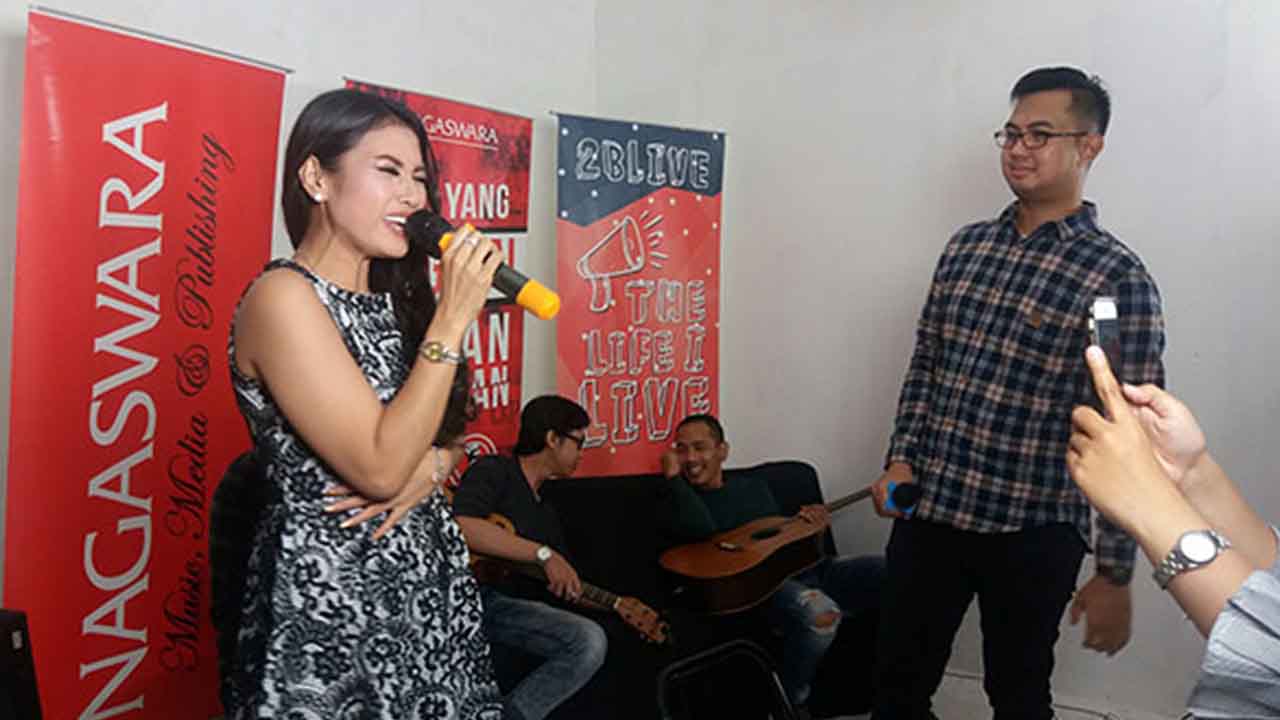 Susie Legit Nge-host Bareng Merpati Band