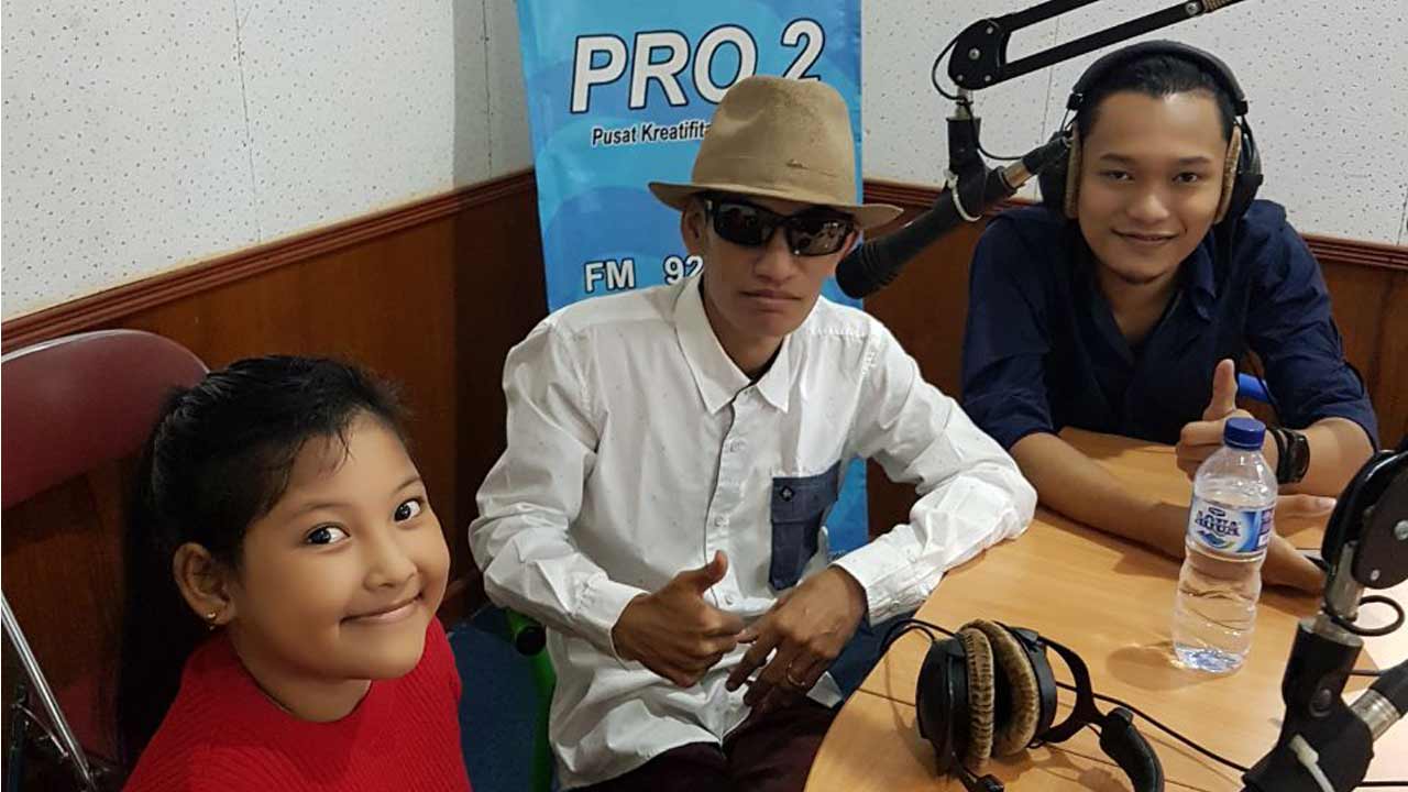 Dadang Nekad feat Abay Raja Raja Visit Radio