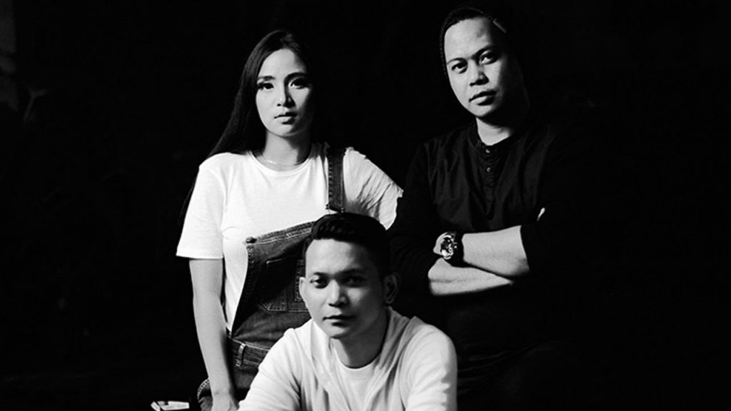 Caramel Band Mencoba Meraih Cinta