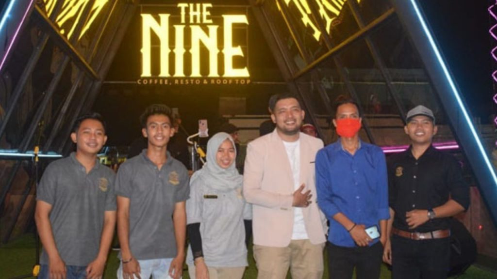 Rizky NS Sukses Showcase di The Nine Cafe