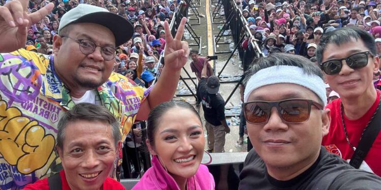 Duo Anggrek, Siti Badriah & RPH Pukau HUT 53 Radio Dahlia Bandung 2