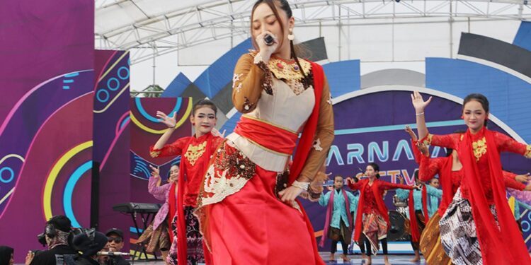 Sandrina Goyang Karawang di Karnaval SCTV