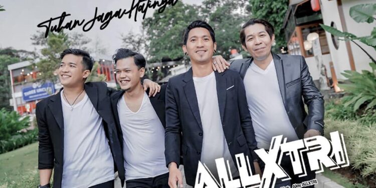 Allxtri Band Dapat Penghargaan dari Radio Raka