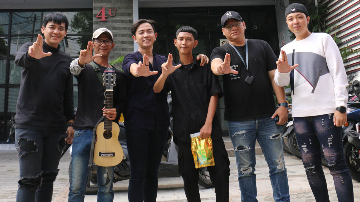 Lagu “Orang Yang Salah” Luvia Masih Ramai Dinyanyikan Pengamen