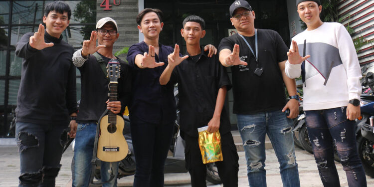 Lagu “Orang Yang Salah” Luvia Masih Ramai Dinyanyikan Pengamen