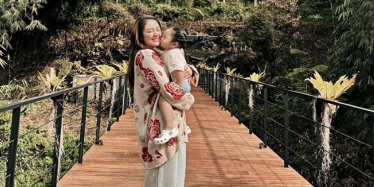 Siti Badriah Anaknya Sudah Mulai Centil