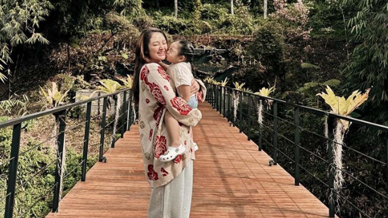 Siti Badriah Anaknya Sudah Mulai Centil