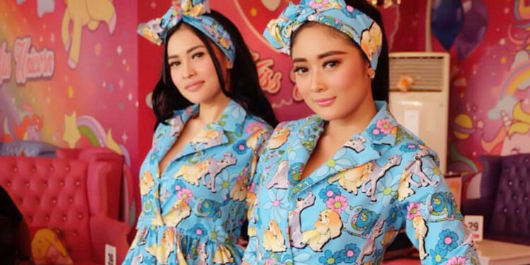 “Goyang Nasi Padang” Duo Anggrek Goyang “Top 50 Langit Musik Dangdut”